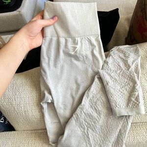 gray gym shark leggings size medium